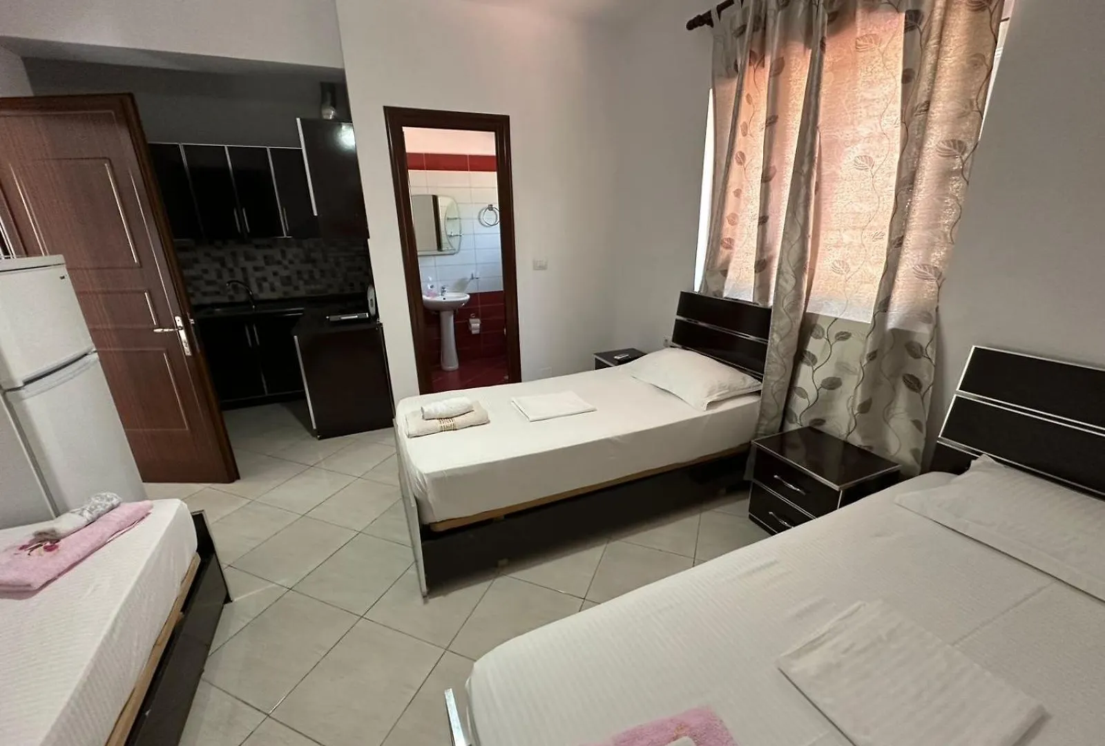 קסאמיל Esmeralda Hotel & Restaurant 2*,