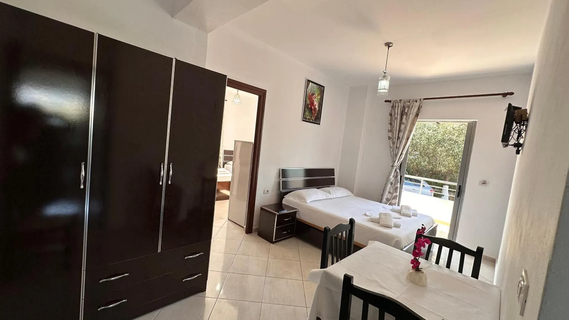 קסאמיל Esmeralda Hotel & Restaurant אלבניה