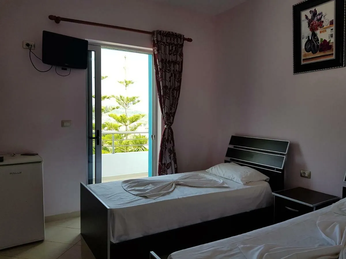 **  קסאמיל Esmeralda Hotel & Restaurant אלבניה